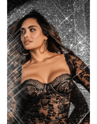 Robe en dentelle transparente à manches longues avec string