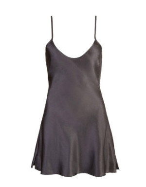 Nuisette courte en satinée noire brillante avec dos nu