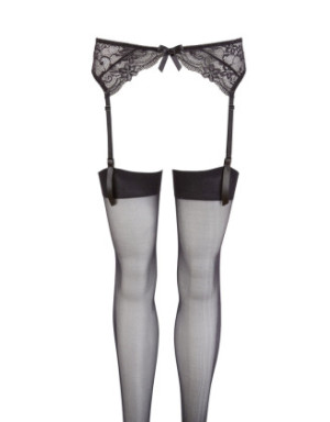 Porte-jarretelles en dentelle et bas noirs