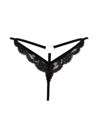 String noir en dentelle avec bijou cœur doré