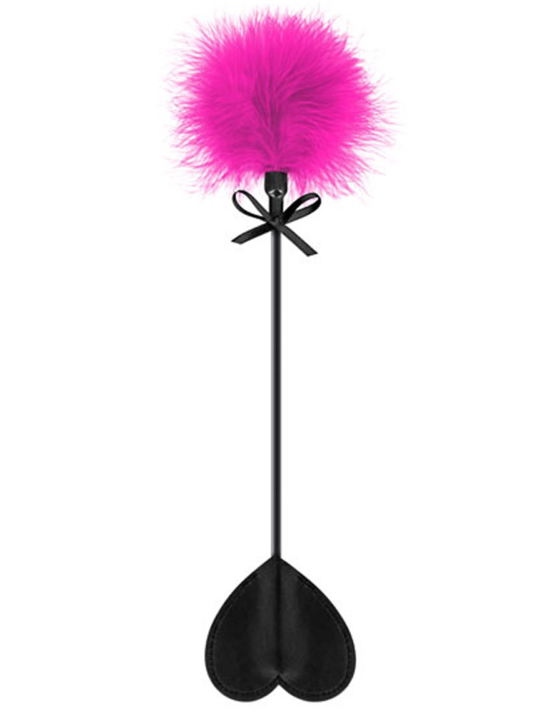 Cravache noire coeur bdsm avec plumeau rose