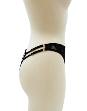 String noir avec bijou couleur aléatoire et chaîne dorée