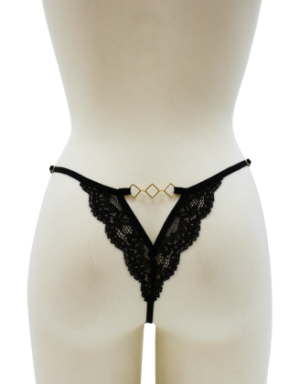Tanga noir en dentelle avec bijou losanges dorés