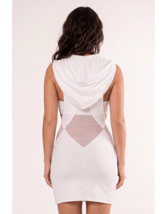 Robe blanche sensuelle avec capuche et bandeau poitrine Adriana