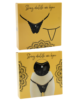 String noir en dentelle avec bijou et chaîne dorée