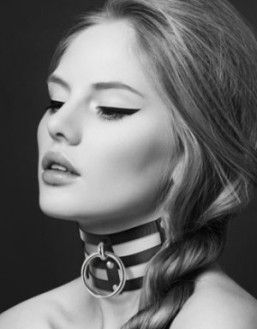 Collier en cuir noir SM triple lanière avec anneau métal argenté