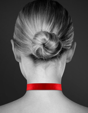 Collier en cuir rouge SM avec pendentif cadenas coeur argenté