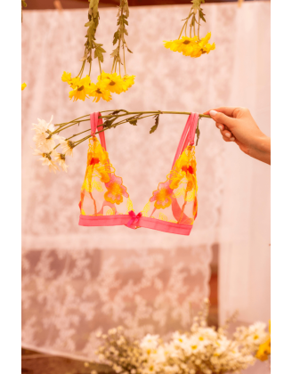 Ensemble lingerie rose et jaune en maille transparente brodée – Mapalé